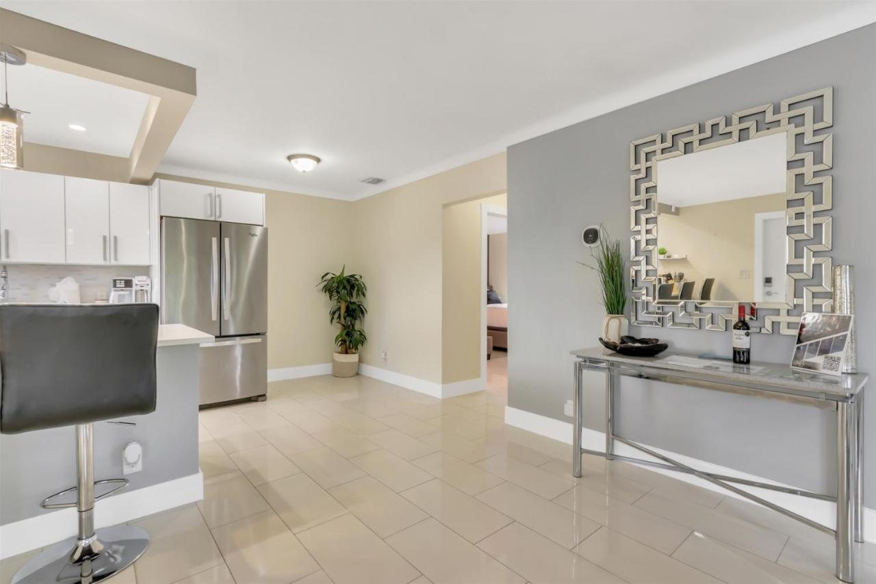 Bright Pompano Beach With Pool Access Εξωτερικό φωτογραφία