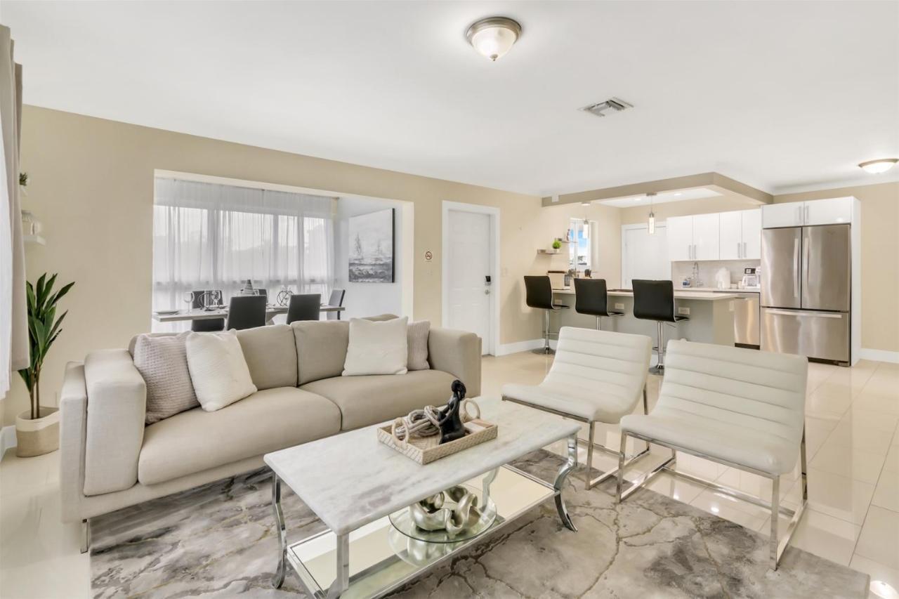 Bright Pompano Beach With Pool Access Εξωτερικό φωτογραφία