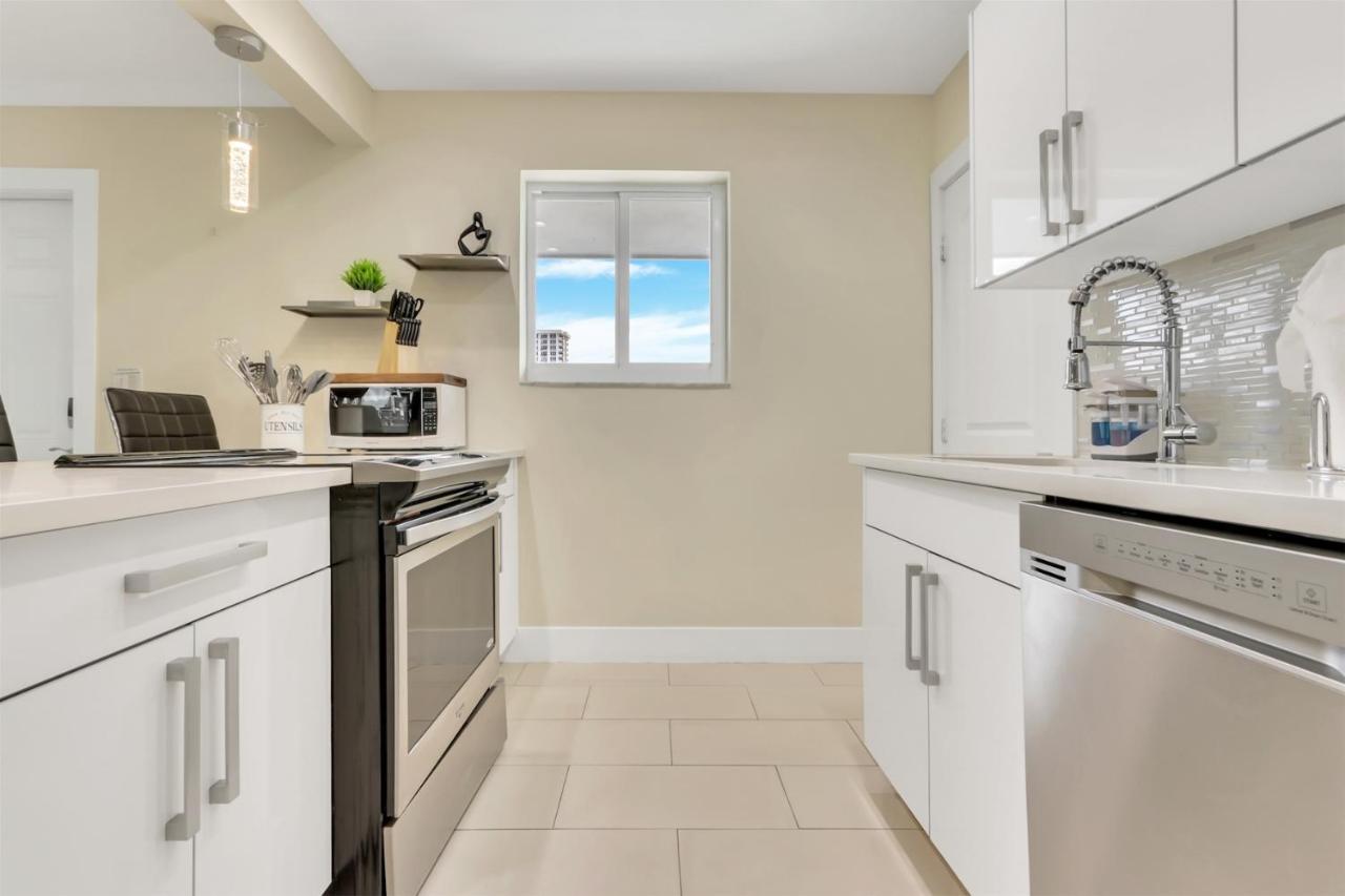 Bright Pompano Beach With Pool Access Εξωτερικό φωτογραφία